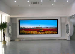 P1.92 indoor full color LED screen